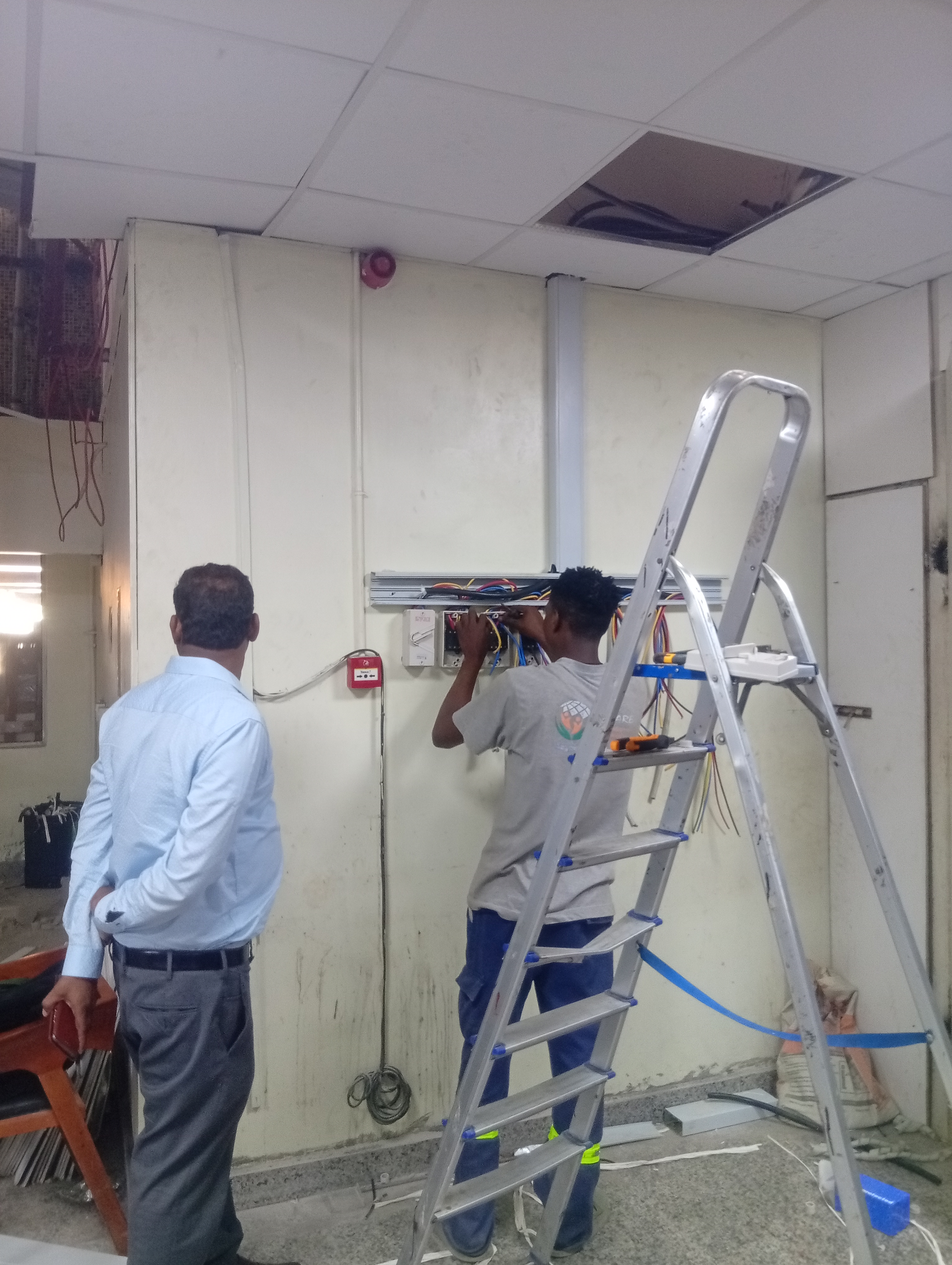 Heavy-Duty Commercial Kitchen Electrical Wiring, 100A Phase Correction & 3-Phase Power Distribution